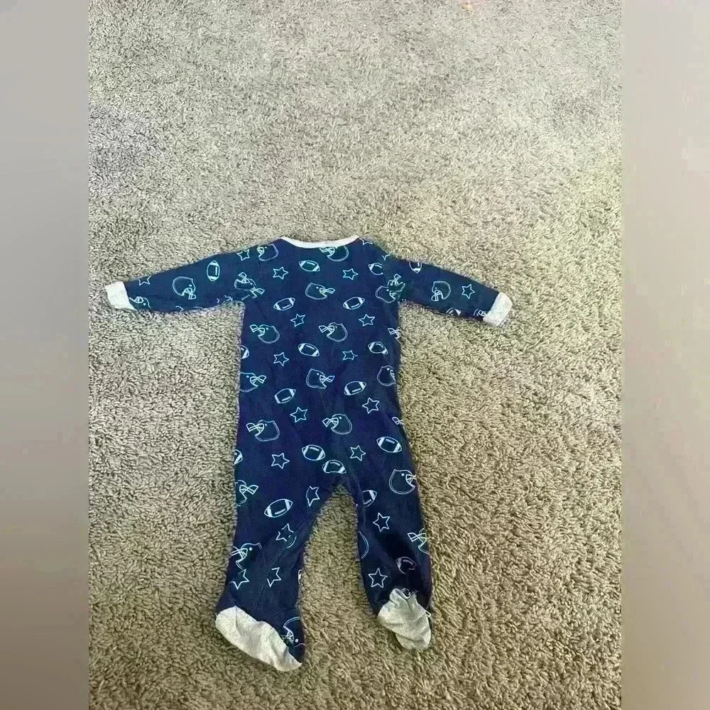 Gerber sleep and play.